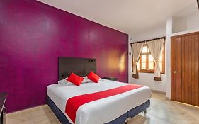 OYO Hotel Emperadores Inn